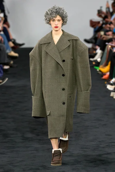 Look 27
